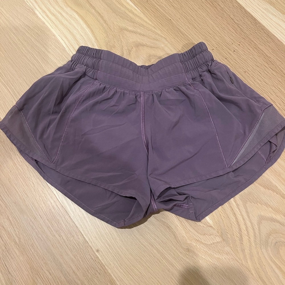Lululemon Hotty Hot Shorts - size 2 regular - 2.5" - mauve/purple